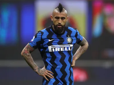 Amado y odiado: Prensa italiana criticó a Arturo Vidal en la victoria frente al Liverpool