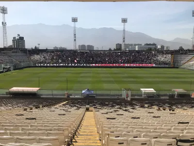 [VIDEO] Así se vivió el recibimiento a los jugadores de Colo-Colo en el Arengazo desde las tribunas
