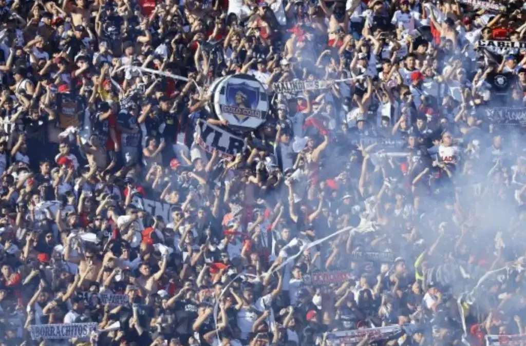 Varios hinchas de Colo-Colo fueron detenidos en Mendoza.