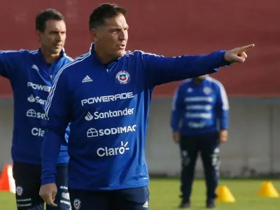 ¿El recambio? Eduardo Berizzo dio a conocer la nómina de La Roja con varias ausencias de la Generación Dorada