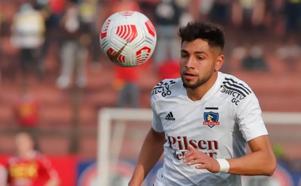 Según Jean Beausejour, Jeyson Rojas utilizará la banda diestra en el torneo nacional.
