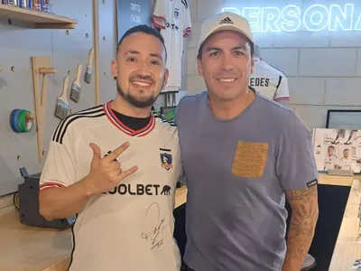 [VIDEO] Hincha realiza tremenda locura tras recibir el autógrafo de Esteban Paredes