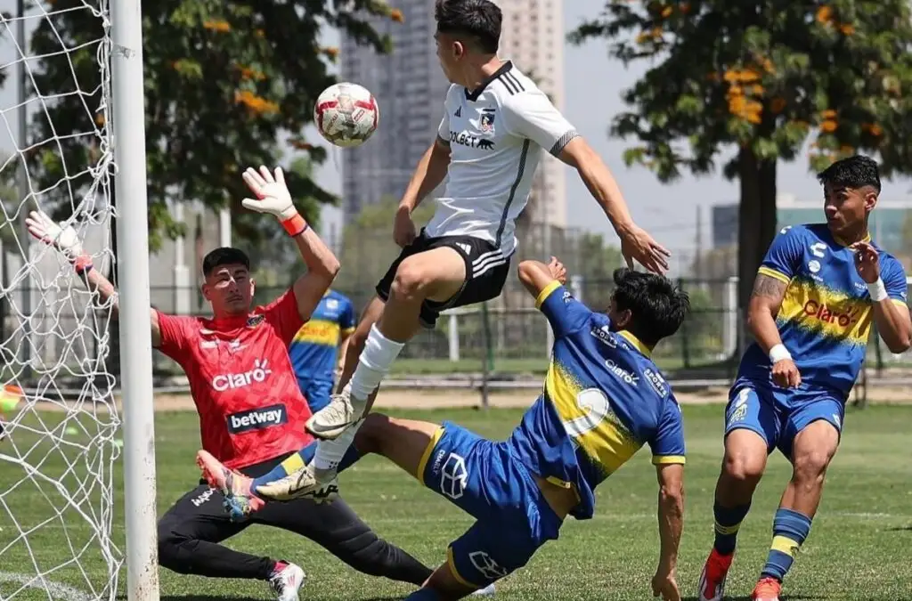 Colo-Colo Proyección venció 5-0 a Everton de Viña del Mar.