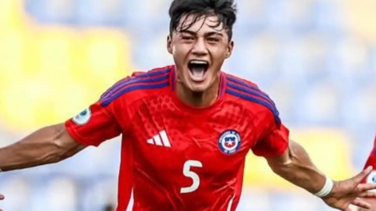 Alonso Olguín llegó a una prueba como extremo, pero ahora juega como defensa central.
