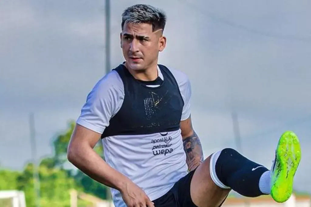 Guillermo Paiva durante un entrenamiento con Olimpia de Paraguay,