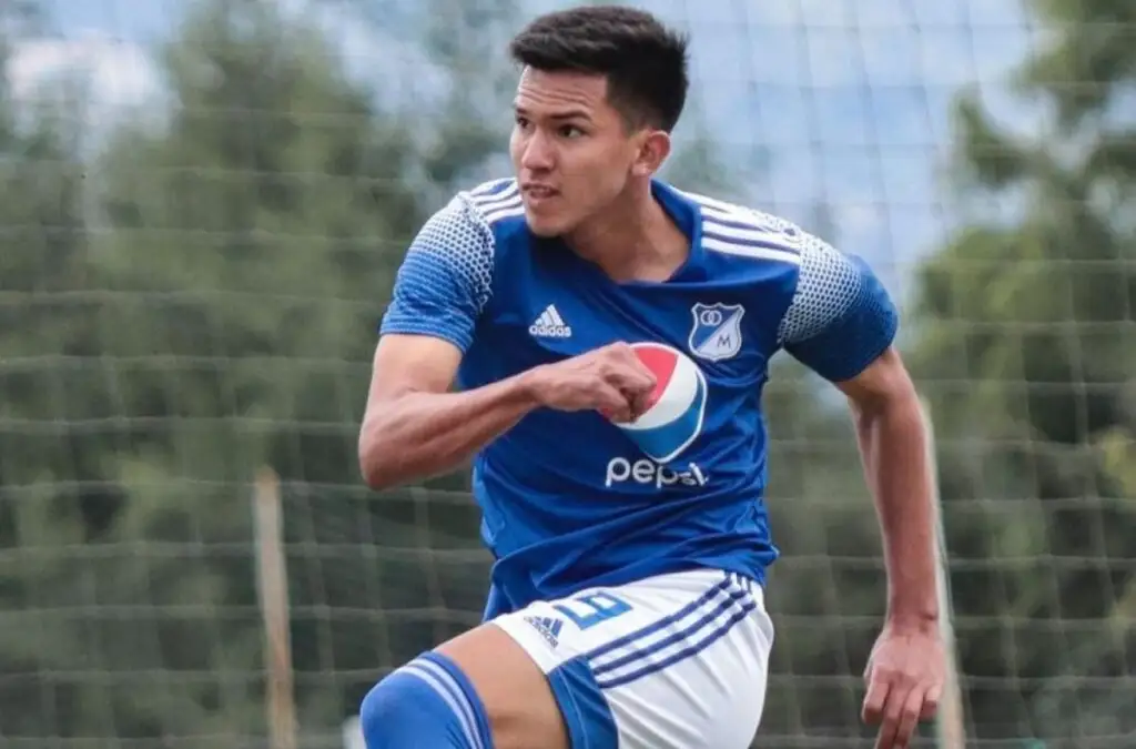 Gleyfer Medina podría enfrentar a Colo-Colo con Atlético Bucaramanga.