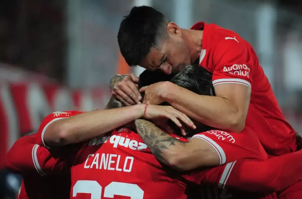 Colo-Colo disputaría un amistoso frente a Independiente de Avellaneda.