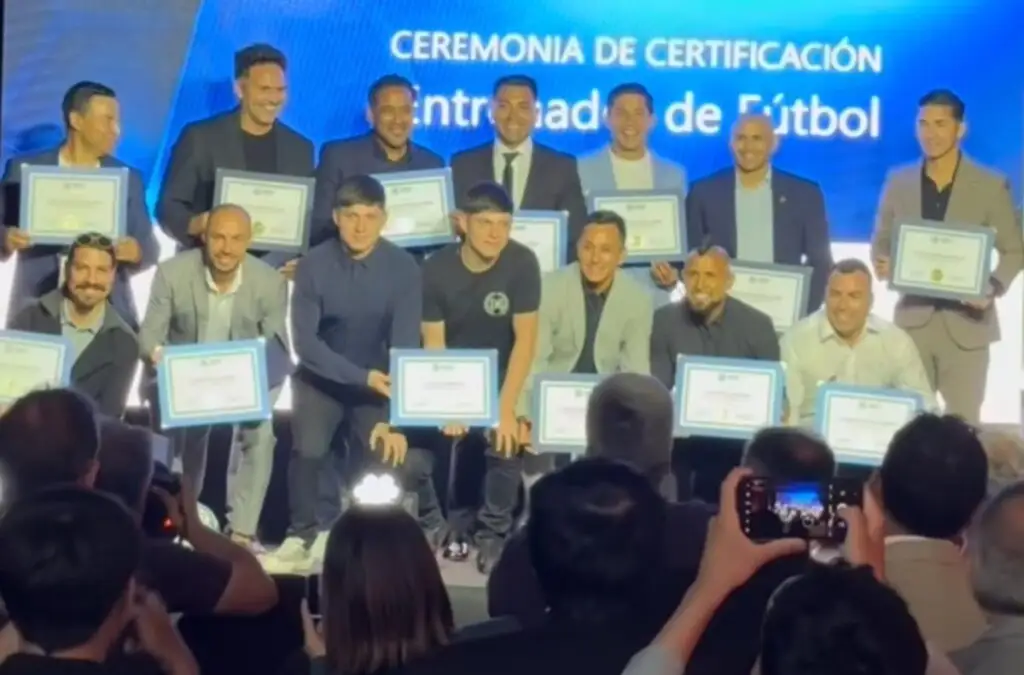 Matías Fernandez se convirtió en Entrenador de Fútbol.