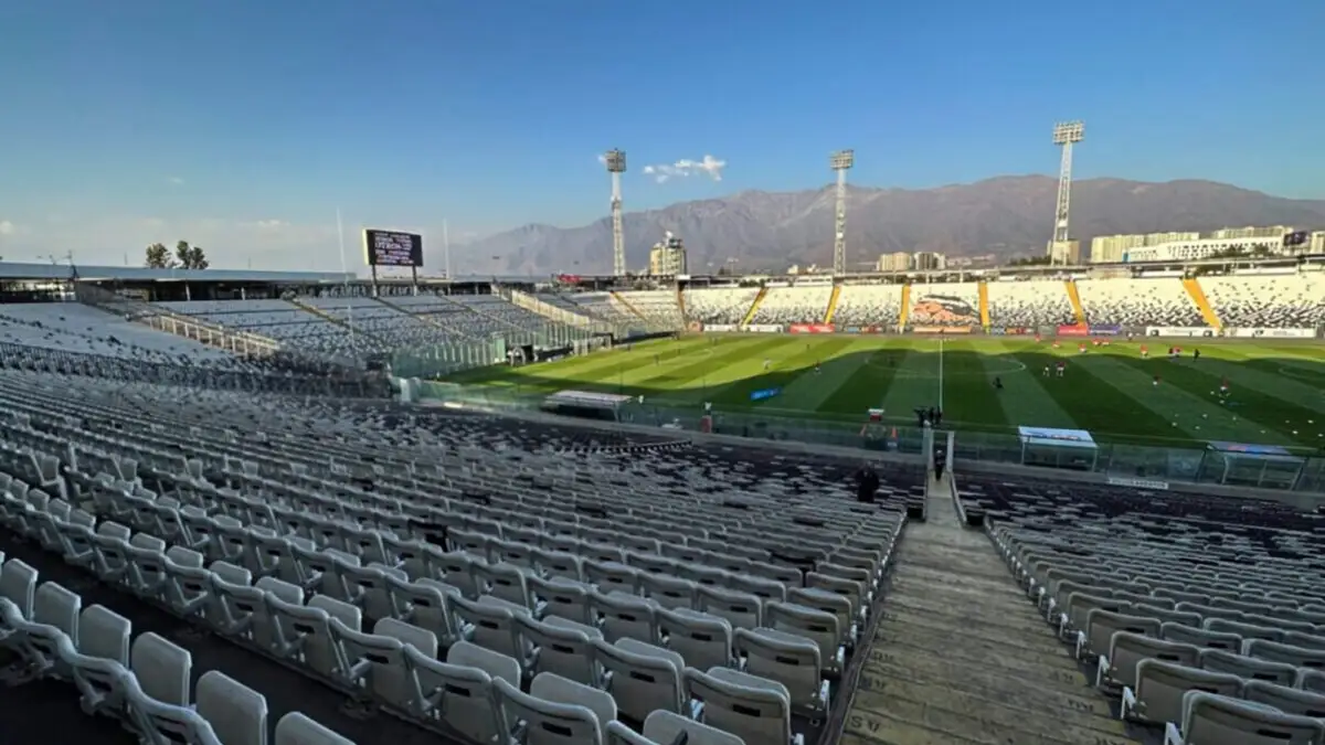 Blanco y Negro está analizando incluir un césped mixto en el Estadio Monumental.