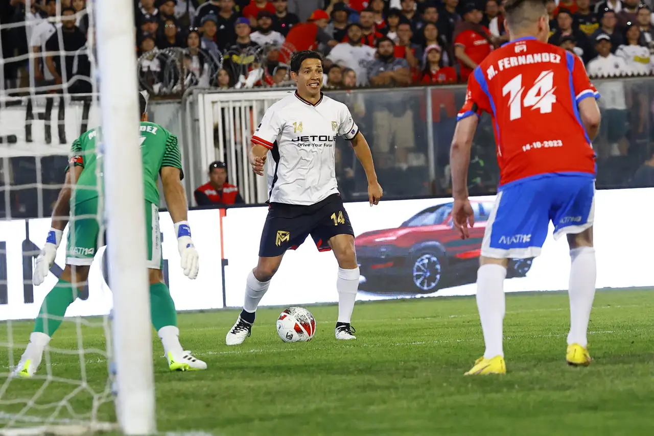 Futbol, Despedida de Matias Fernandez. Despedida de Matias Fernandez en el estadio Monumnetal. Santiago, Chile. 14/10/2023 Marcelo Hernandez/Photosport Football, Farewell of Matias Fernandez Farewell of player Matias Fernandez at Monumental stadium. Santiago, Chile. 14/10/2023 Marcelo Hernandez/Photosport