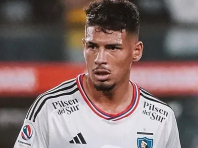 Colo-Colo cerró todo: La resolución final al millonario reclamo sobre la formación de Alan Saldivia que llegó hasta la FIFA