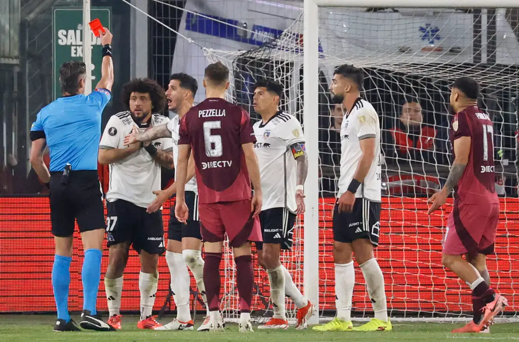Maximiliano Falcón fue expulsado frente a River Plate.
