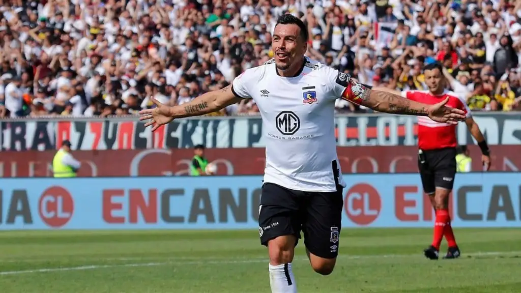 Esteban Paredes volverá a pisar los pastos del Monumental, aunque ahora vistiendo otros colores.
