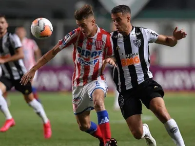 Los defensas centrales que estarían siendo sondeados por Colo-Colo