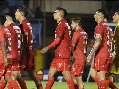 ¿Pide minutos en Colo-Colo? Canterano que está a préstamo se llena de elogios en Primera B