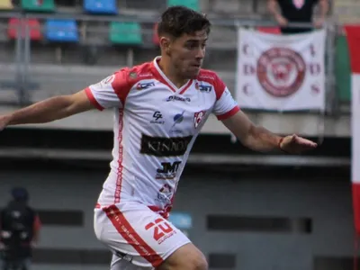¿Se arrepiente Gustavo Quinteros? Colo-Colo dejó ir a lateral derecho que ya suma bonos en Primera División