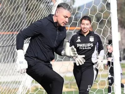 Invitado especial: Cristóbal Campos sorprende entrenando junto a Colo-Colo Femenino