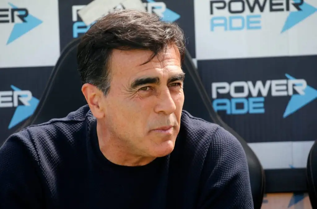 Gustavo Quinteros podría salir del banco de Colo-Colo.