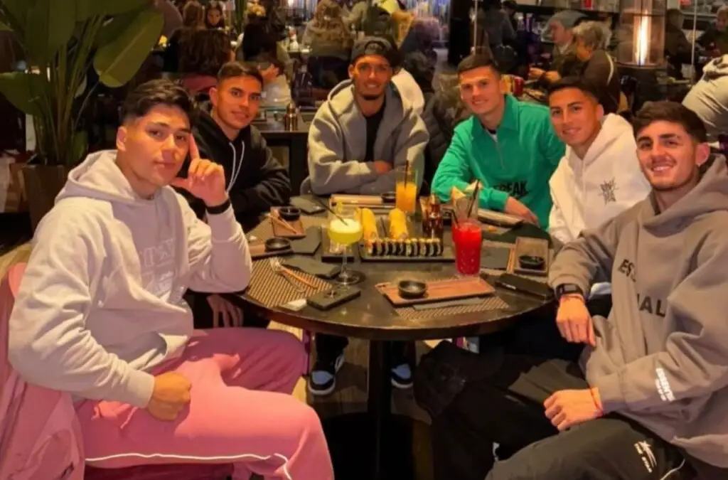 El canterano disfrutó junto a sus ex compañeros.