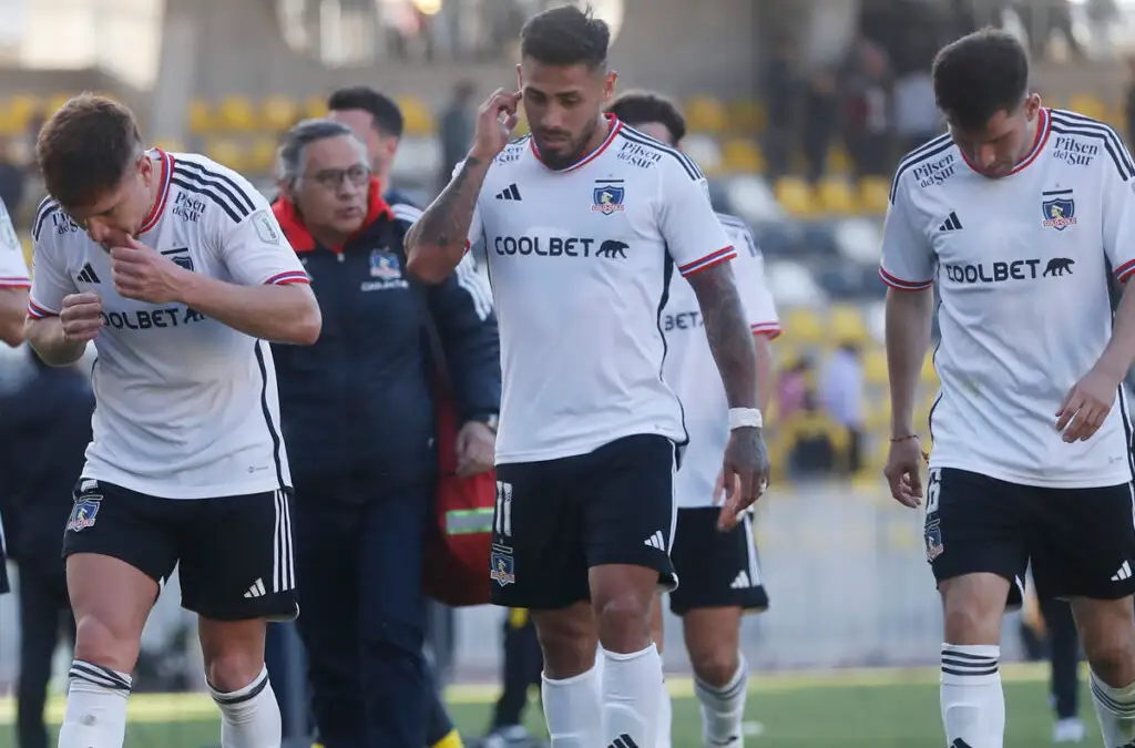 Colo-Colo recibirá una multa por llegar atrasado al partido ante Universidad Católica por Copa Chile.