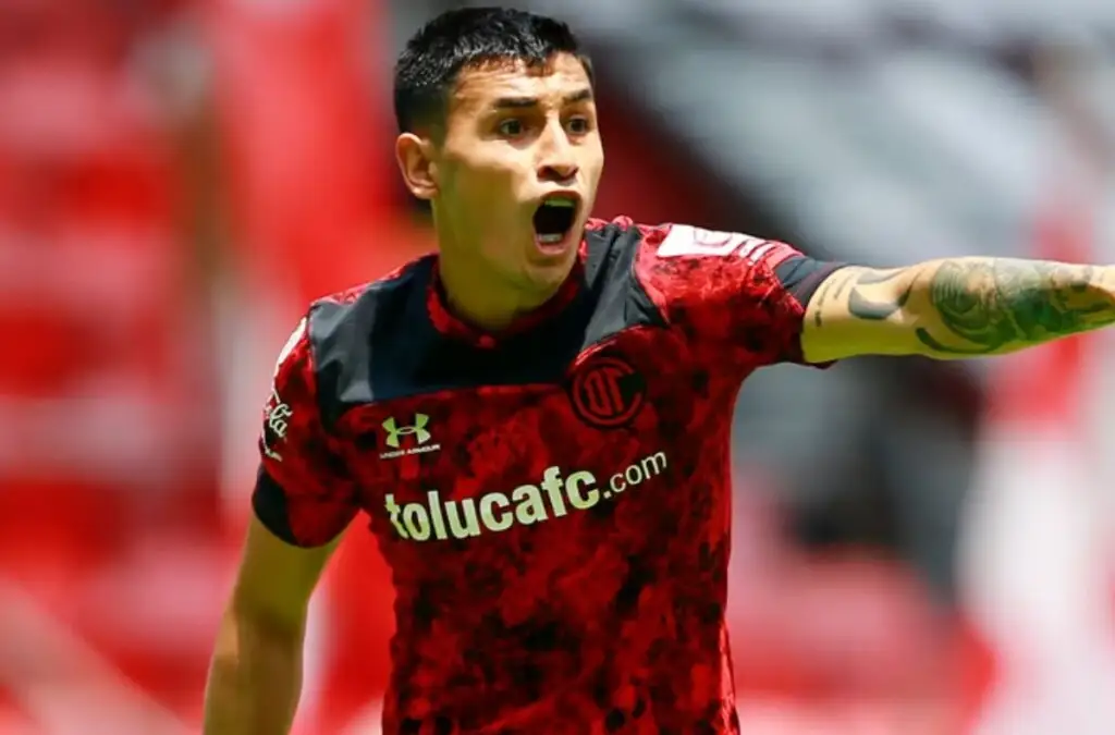 Toluca le estaría buscando una salida a Claudio Baeza para 2025.