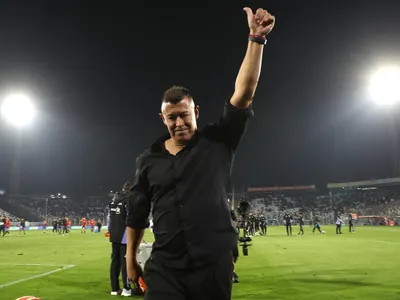 [VIDEO] ¿Con sabor a despedida? El gesto de Jorge Almirón tras la victoria de Colo-Colo