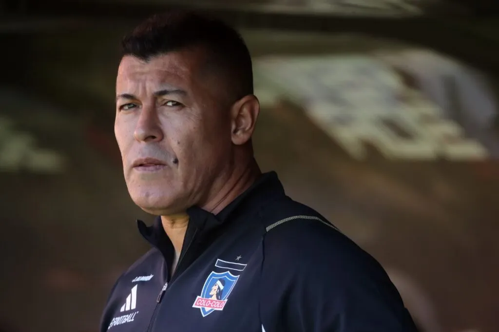 Otro dolor de cabeza para Jorge Almirón en las que podrían ser sus últimas horas como técnico de Colo-Colo.