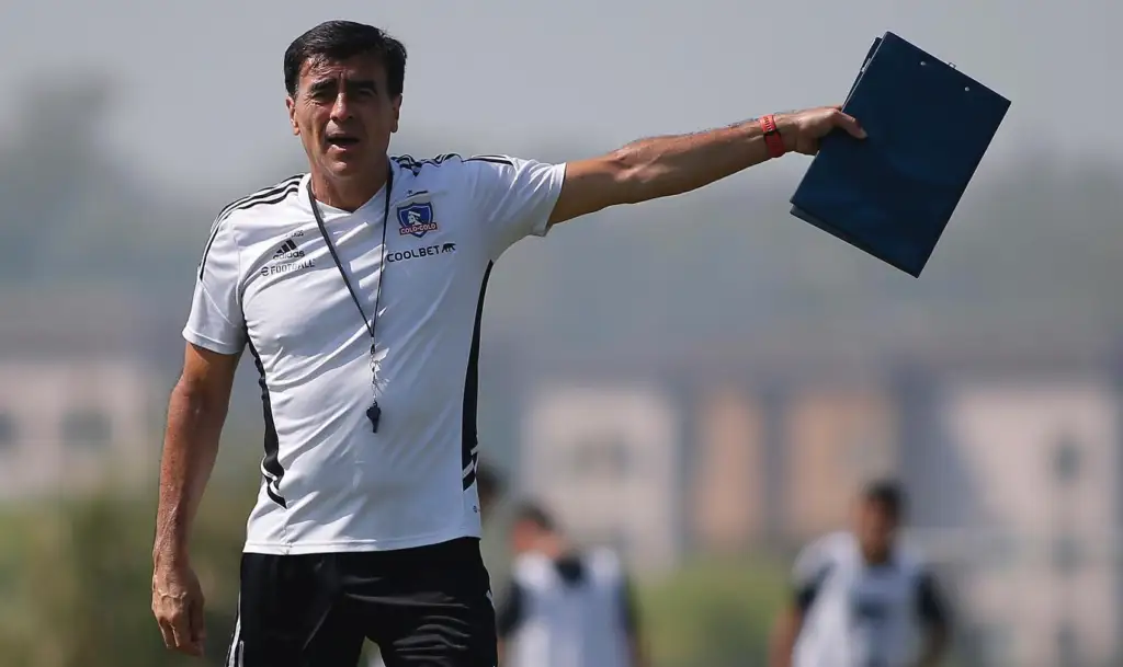 Gustavo Quinteros dio por finalizada la pretemporada 2023 y aún no cuenta con plantel completo.