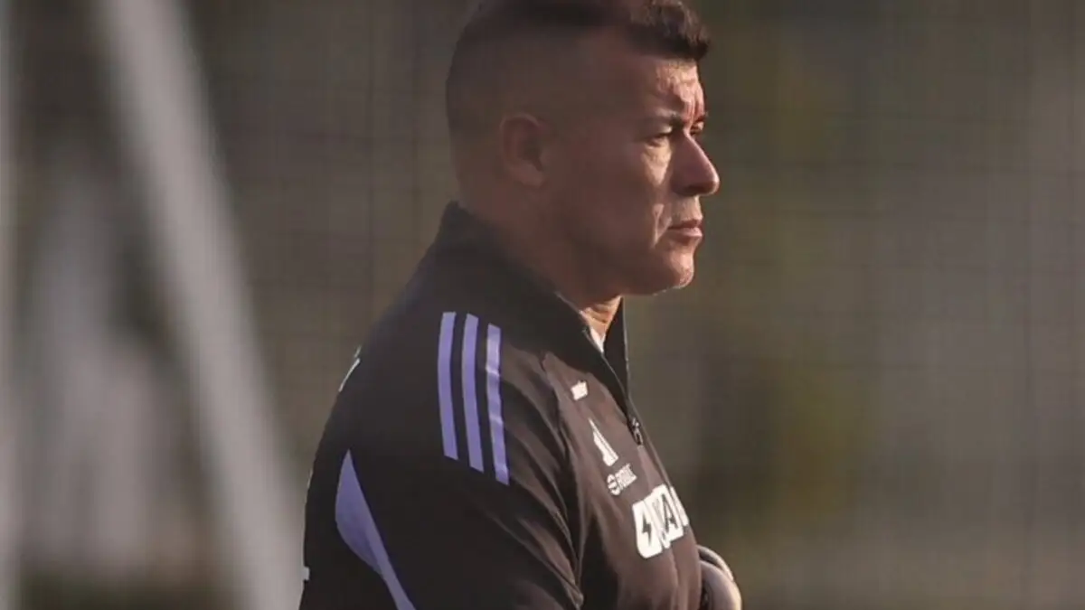 El DT albo optó por darle vacaciones al plantel previo a sus dos clásicos pendientes.