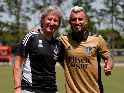 ¿Cumplirá? Hugo González se juega todas las fichas y le pone fecha a la vuelta de Arturo Vidal a Colo-Colo