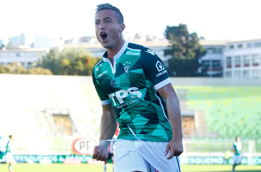 Luis ‘Larry’ Valenzuela tuvo destacados pasos por Santiago Wanderers.