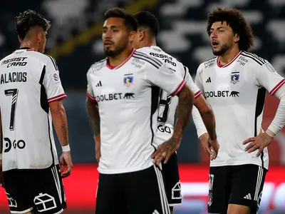 Periodista nacional confirma tres salidas de Colo-Colo en el cierre del mercado de pases: «Se aburrieron de esperar una oportunidad»