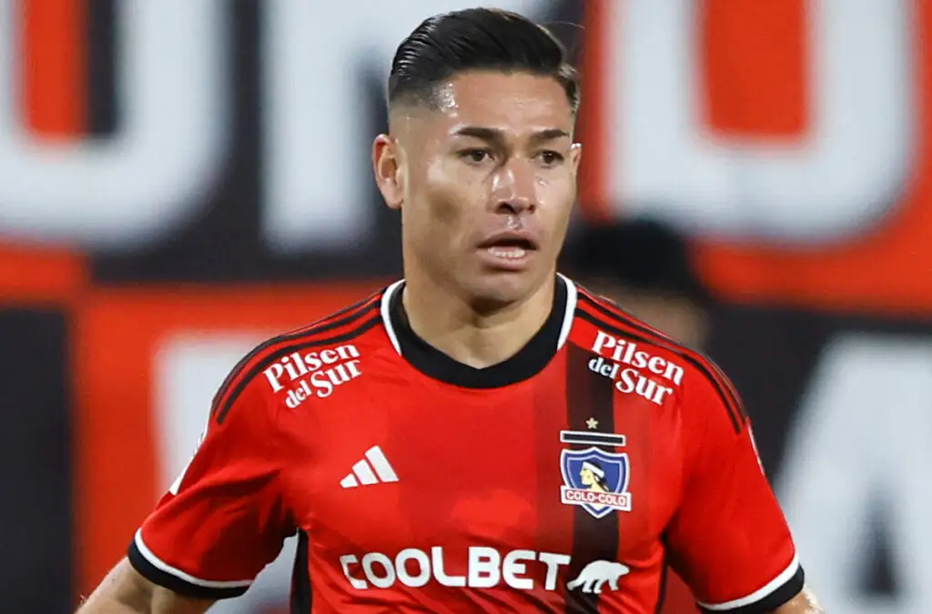 Óscar Opazo sufre nuevamente con las lesiones en Colo-Colo.