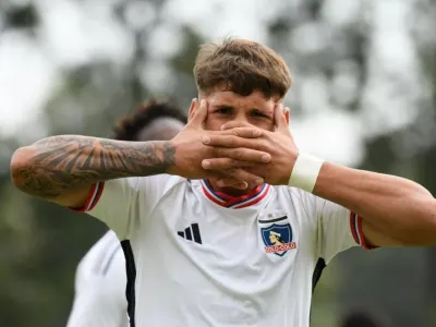 Seis goles en cinco partidos: El prometedor delantero que la rompe en la Sub-18 de Colo-Colo