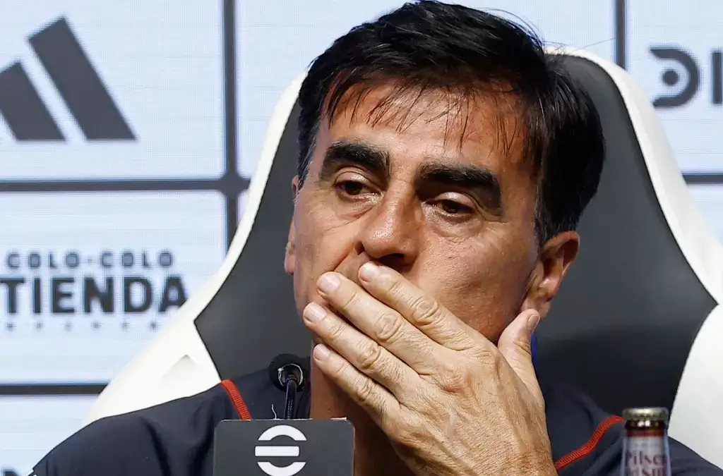 Gustavo Quinteros no seguirá dirigiendo a Colo-Colo.