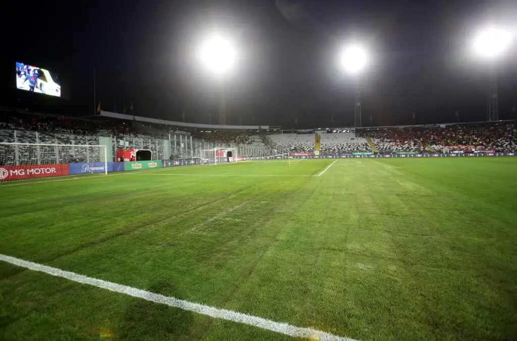 El estado de la cancha del Estadio Monumental recibió bastantes críticas.