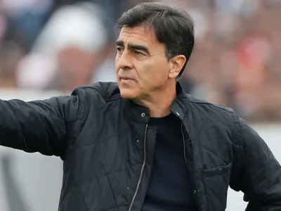 Revelan especial esfuerzo de Gustavo Quinteros para convertirse en el técnico de La Roja