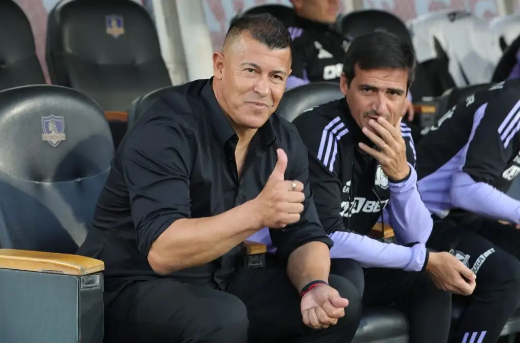 Todo indica que Jorge Almirón podría dirigir ante Atlético Bucaramanga a pesar de la polémica con Blanco y Negro.