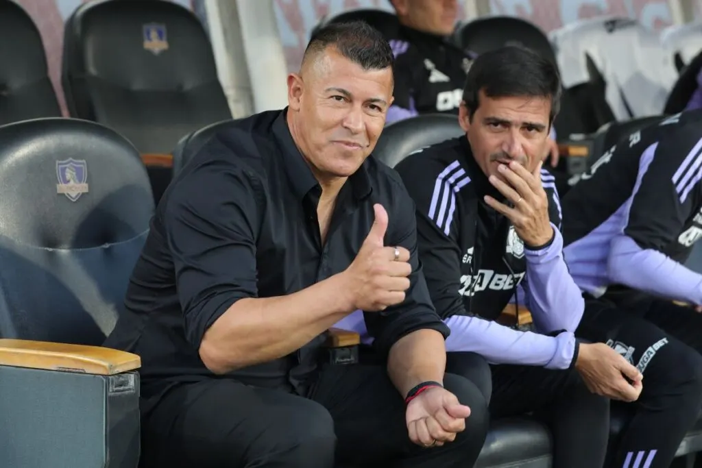 Todo indica que Jorge Almirón podría dirigir ante Atlético Bucaramanga a pesar de la polémica con Blanco y Negro.