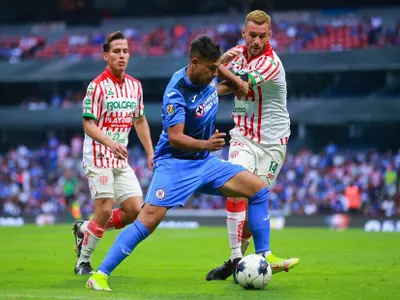 [VIDEO] Iván Morales está peleado con la red y nuevamente desperdició una ocasión clara de gol
