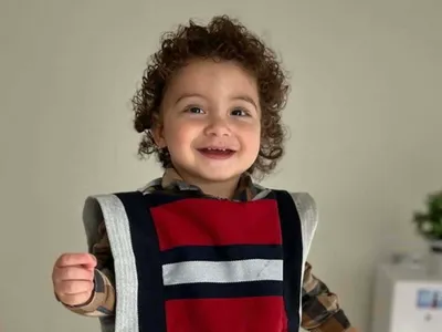 Se lució: La tierna imagen de hijo de Maximiliano Falcón que sacó aplausos entre los hinchas albos