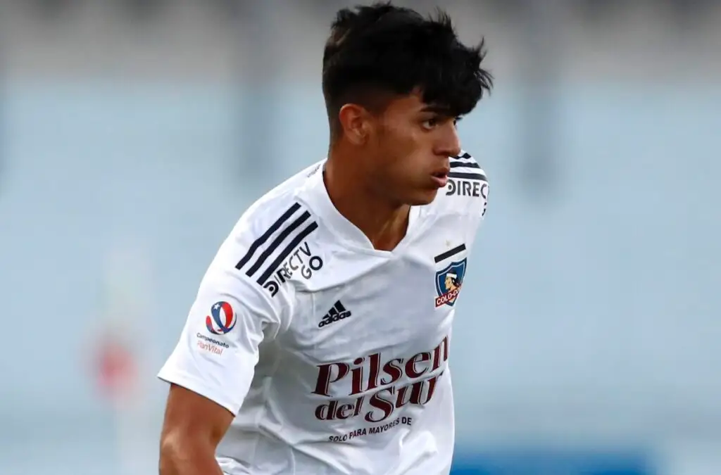 El futbolista de 20 años sólo disputó un partido por el primer equipo de Colo-Colo. Foto: Andres Pina/Photosport.
