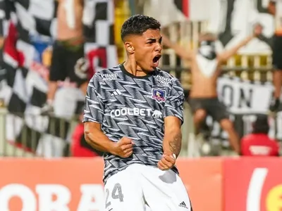Con 9 canteranos y la vuelta de Jordhy Thompson: Colo-Colo informa citados para enfrentar a Santiago City
