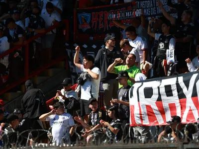 ¿Caerá sanción? Informe arbitral le da un nuevo dolor de cabeza a Colo-Colo por conducta de la barra