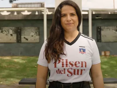 Ministra Antonia Orellana vibró como una hincha más con el triunfo de Colo-Colo sobre Cobresal