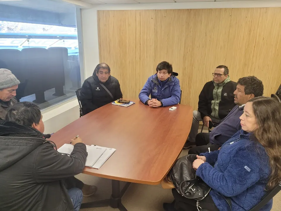 Deportes Quillón en conversaciones con la administración del Ester Roa Rebolledo / Facebook: Deportes sin Barreras.