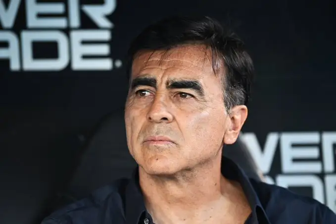 Gustavo Quinteros ganó la Liga Argentina con Vélez Sarsfield y le dio una mano a Carlos Palacios.