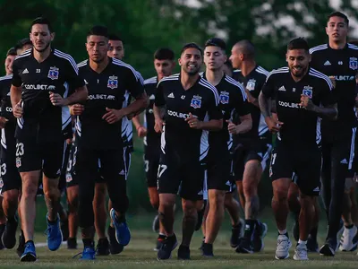 ¿Futuro titular? Colo-Colo sorprende con futbolista de casi dos metros de altura en plena pretemporada