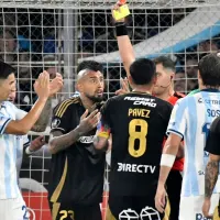 [VIDEO] Hinchas de Racing Club lanzan cánticos racistas en el duelo frente a Colo-Colo