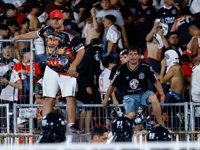 Duro castigo: La estricta medida que recibieron los 22 hinchas de Colo-Colo detenidos en Argentina